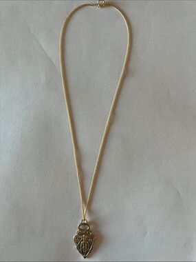 Authentic Gucci Charm necklace w unbranded chain